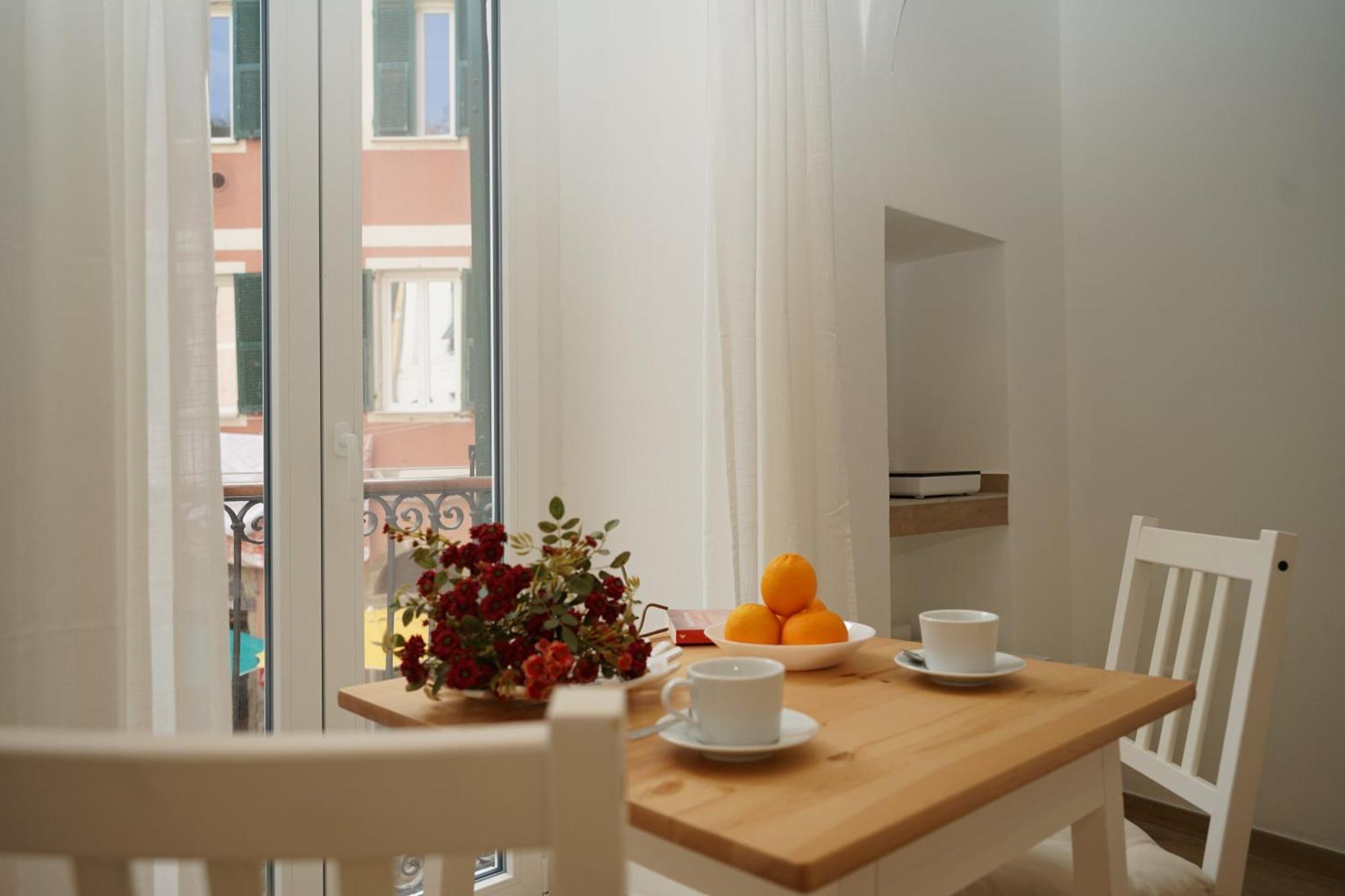 Apartamento Les Pieds Dans L'Eau Vernazza Exterior foto